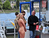 Janka - Public nude