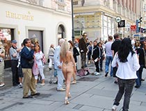 girls nude in public of blonde 4